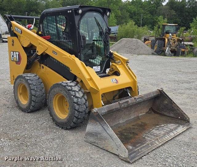 Image of Caterpillar 262D3 equipment image 2