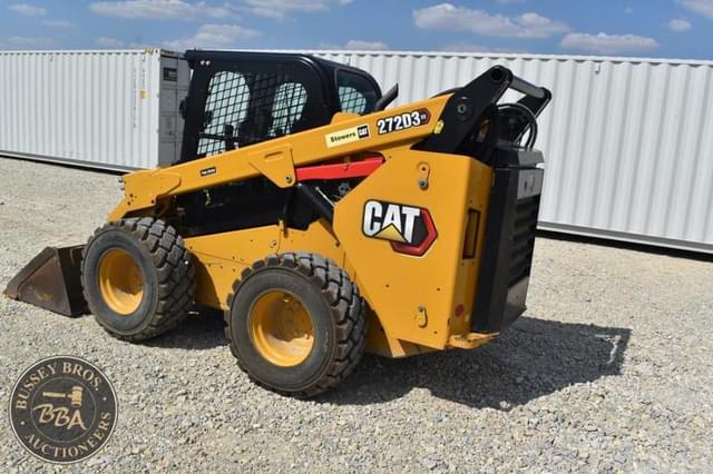 Image of Caterpillar 272D3 equipment image 2