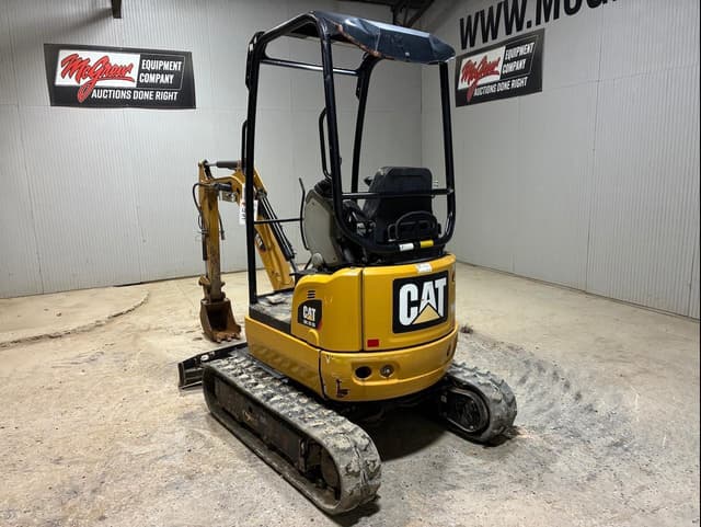 Image of Caterpillar 301.7D CR equipment image 2