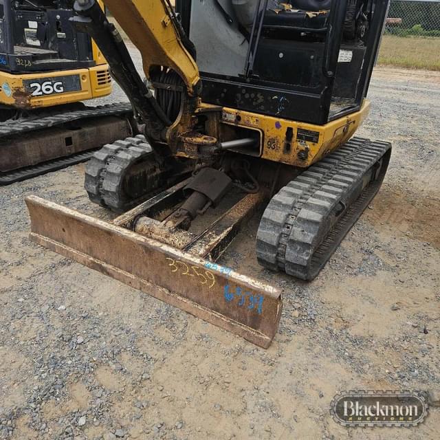 Image of Caterpillar 302.7D CR equipment image 2