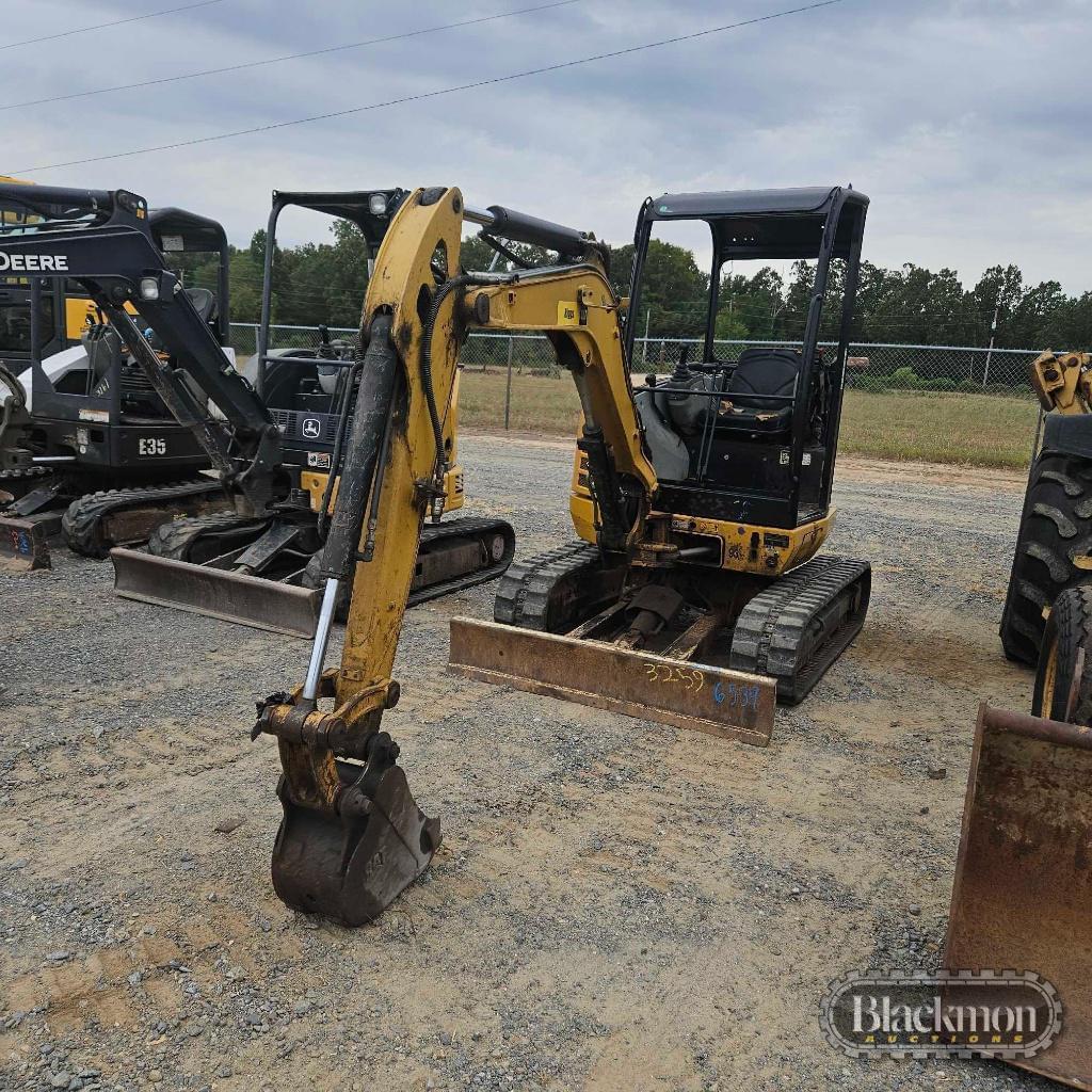 Image of Caterpillar 302.7D CR Primary image