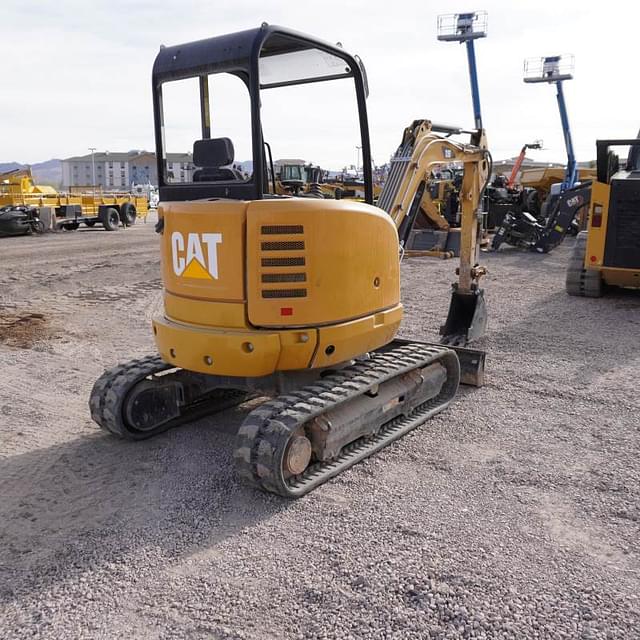 Image of Caterpillar 302.7D CR equipment image 4