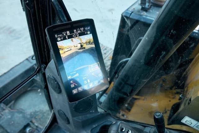 Image of Caterpillar 310 equipment image 3