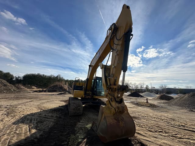 Image of Caterpillar 320GC equipment image 4