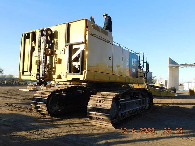 Image of Caterpillar 390FL equipment image 3