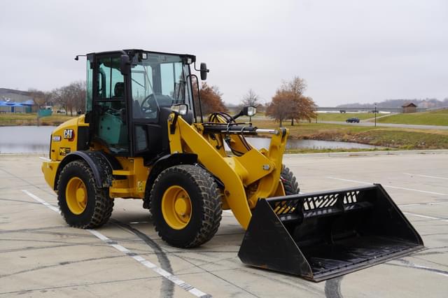 Image of Caterpillar 908M equipment image 4