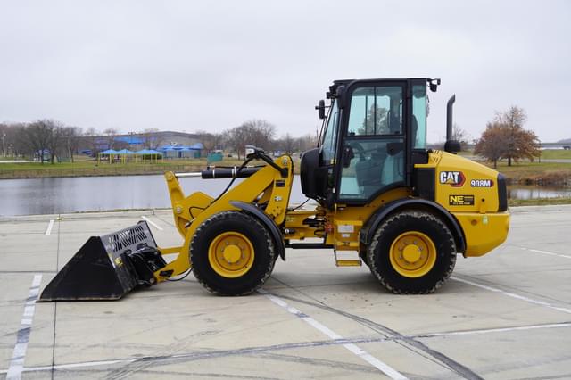 Image of Caterpillar 908M equipment image 2