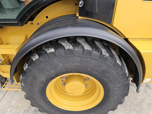 Image of Caterpillar 908M equipment image 4