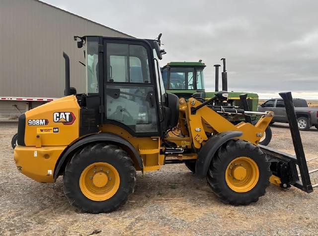 Image of Caterpillar 908M equipment image 2