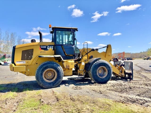 Image of Caterpillar 926M equipment image 3