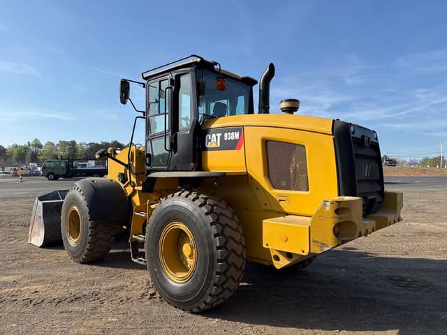 Image of Caterpillar 938M equipment image 2