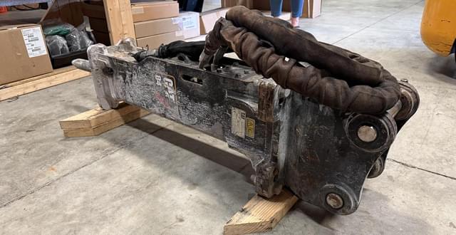 Image of Caterpillar B4 equipment image 2