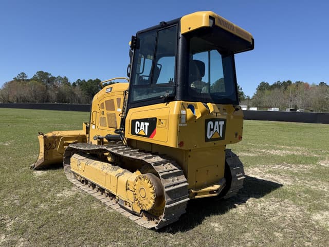 Image of Caterpillar D3K2 XL equipment image 2