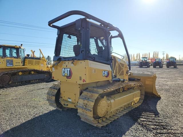 Image of Caterpillar D3 equipment image 4