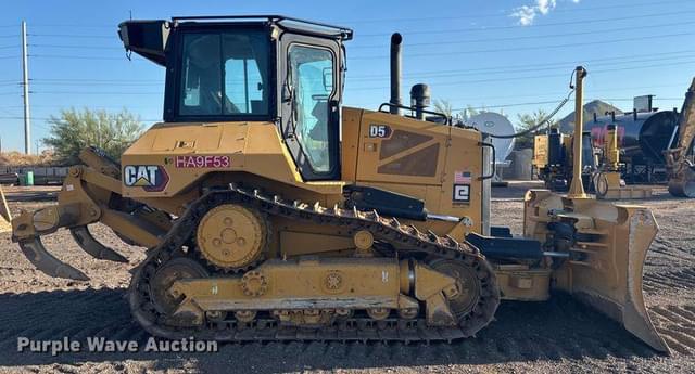 Image of Caterpillar D5 equipment image 3