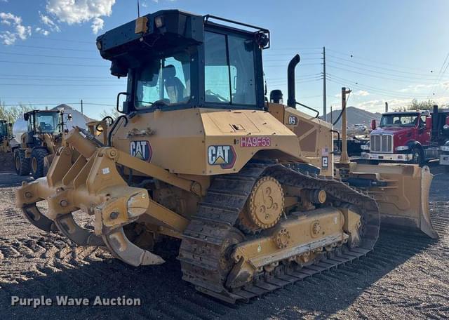Image of Caterpillar D5 equipment image 4