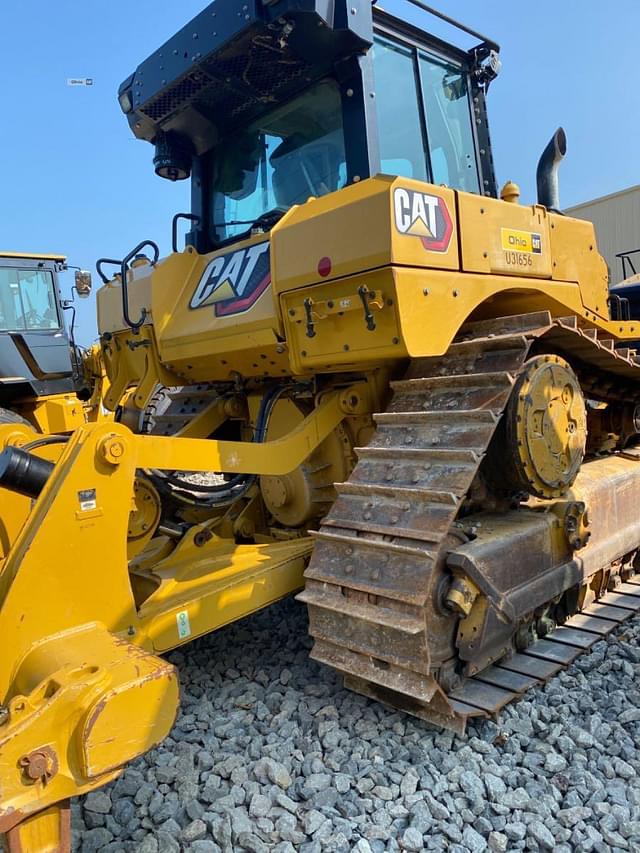 Image of Caterpillar D6 equipment image 2