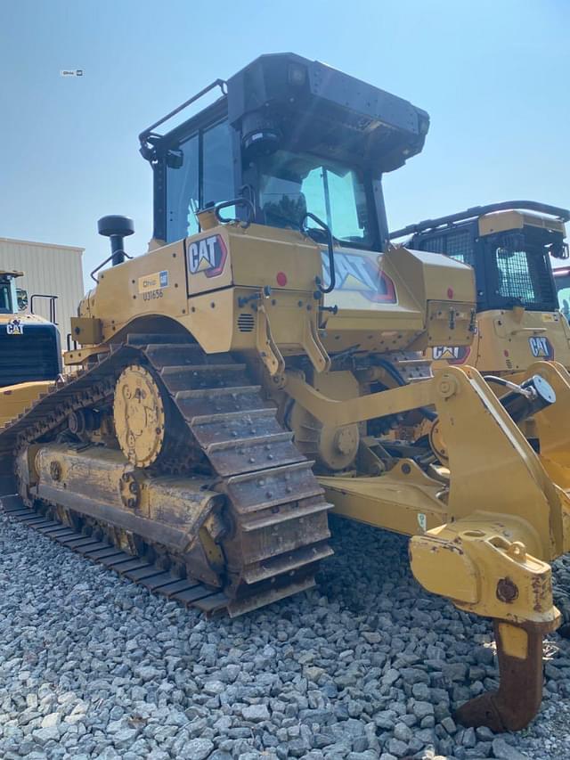 Image of Caterpillar D6 equipment image 3