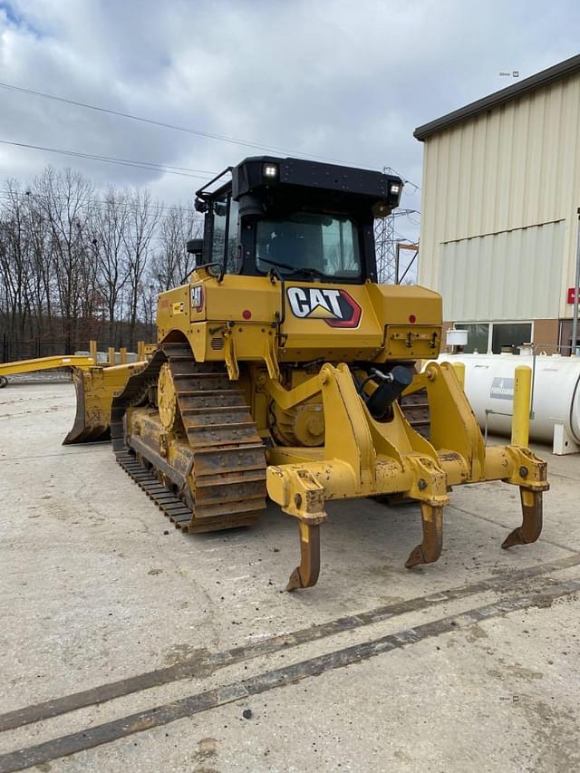 Image of Caterpillar D6 equipment image 4