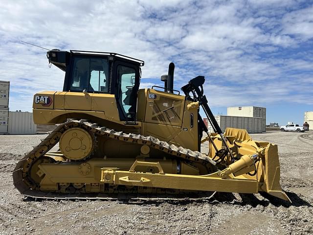Image of Caterpillar D6 equipment image 4