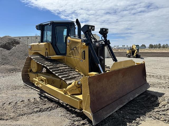 Image of Caterpillar D6 equipment image 3
