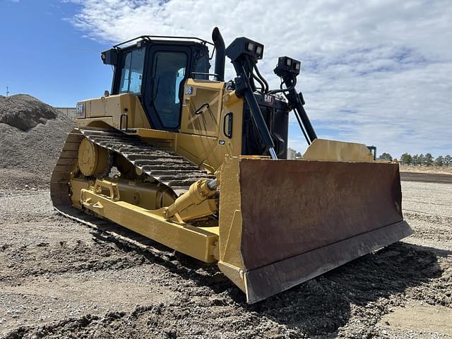 Image of Caterpillar D6 equipment image 2
