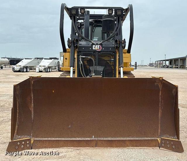 Image of Caterpillar D6 equipment image 1