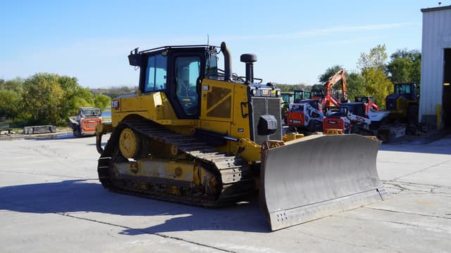 Image of Caterpillar D6LGP equipment image 4