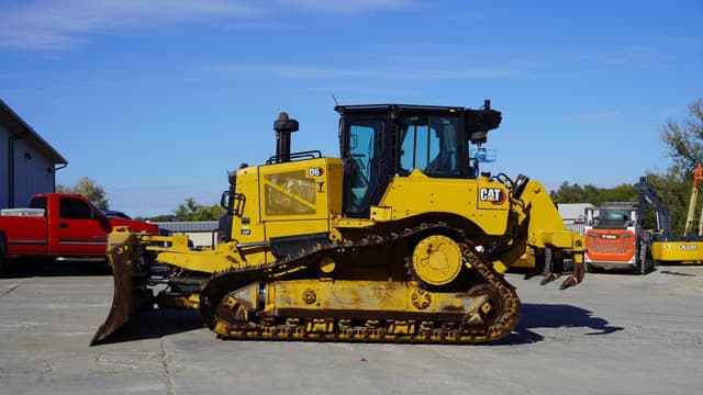 Image of Caterpillar D6LGP equipment image 1
