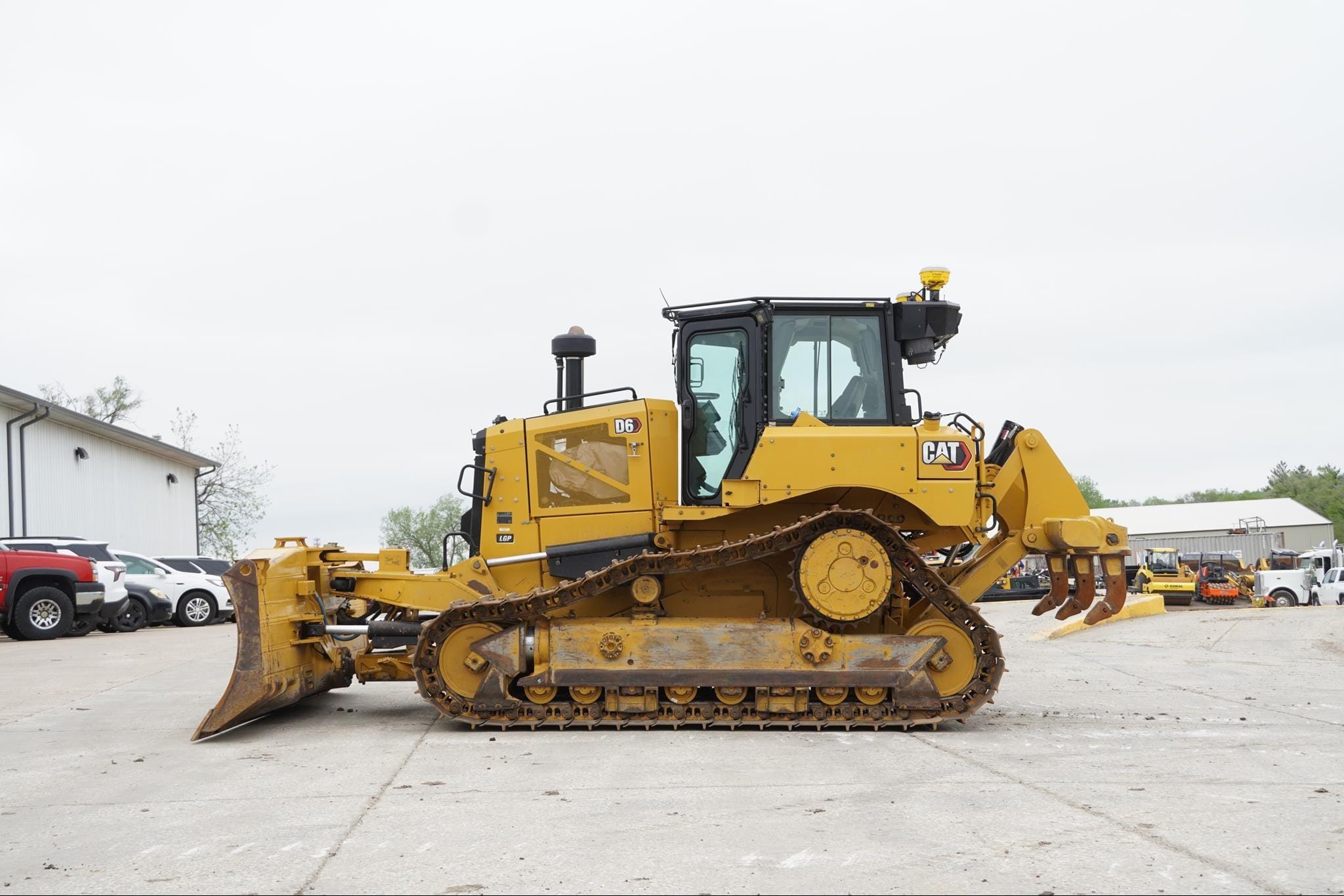 2020 Caterpillar D6LGP Equipment Image0
