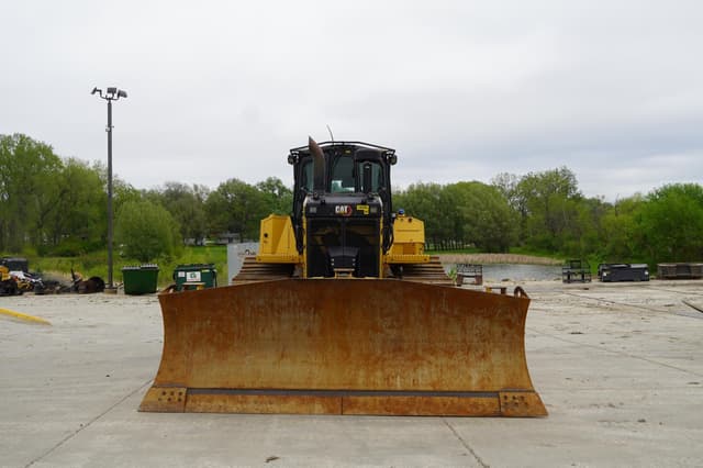 Image of Caterpillar D6LGP equipment image 2
