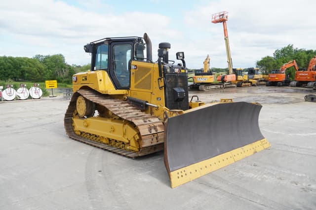 Image of Caterpillar D6LGP equipment image 3