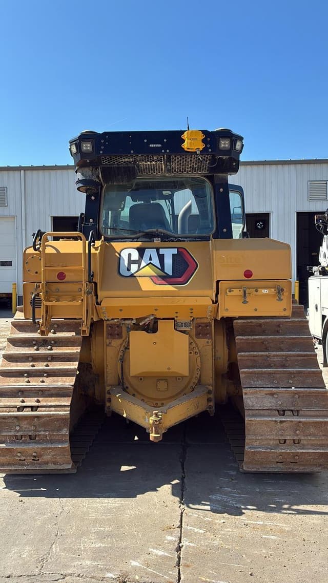 Image of Caterpillar D6E equipment image 3