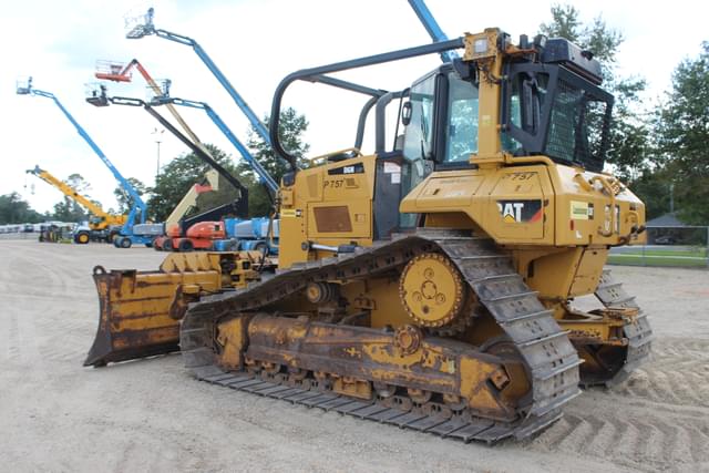 Image of Caterpillar D6N equipment image 3