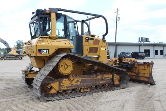 Image of Caterpillar D6N equipment image 2
