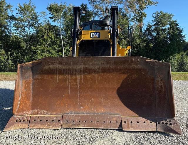Image of Caterpillar D8T equipment image 1