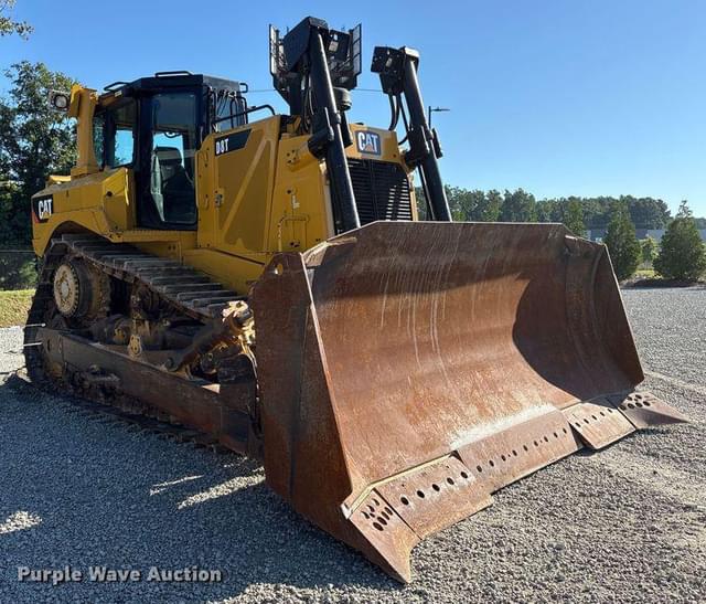 Image of Caterpillar D8T equipment image 2