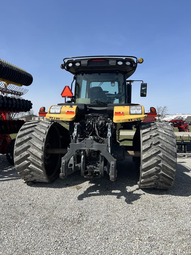 Image of Challenger MT743 equipment image 2