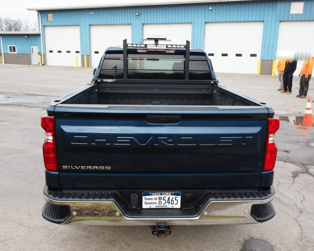 Image of Chevrolet 1500 equipment image 3