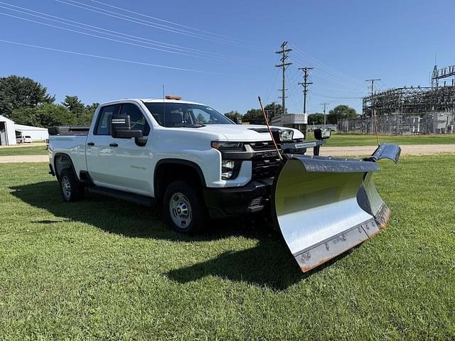 Image of Chevrolet 2500HD equipment image 2