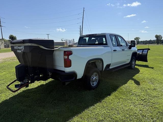 Image of Chevrolet 2500HD equipment image 3