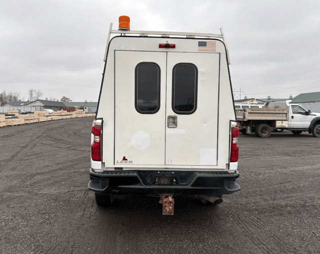 Image of Chevrolet 2500HD equipment image 3