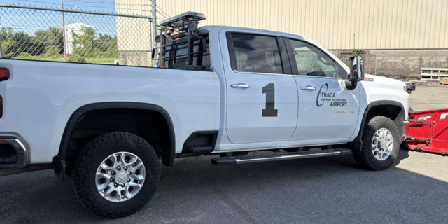 Image of Chevrolet 2500HD equipment image 4