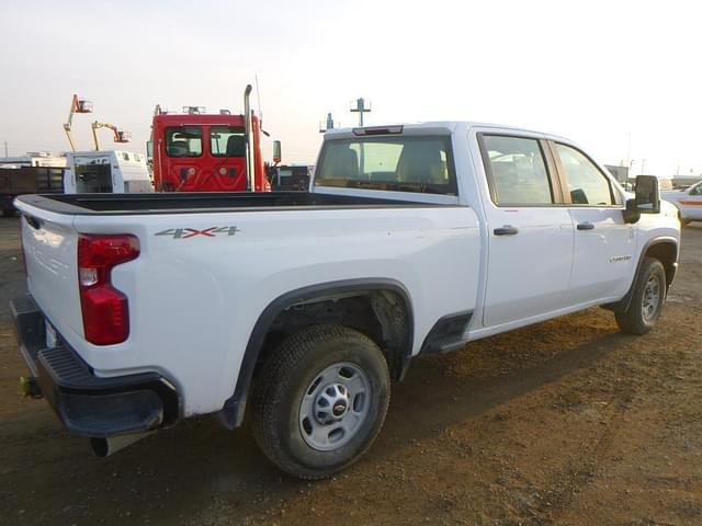 Image of Chevrolet 2500HD equipment image 2