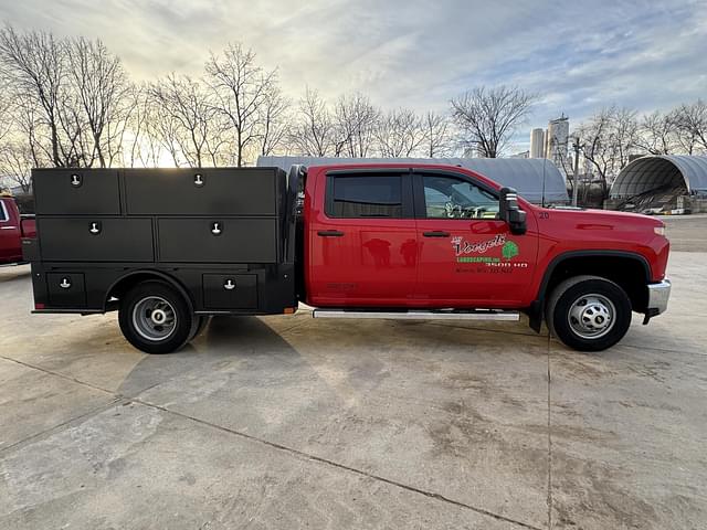 Image of Chevrolet 3500HD equipment image 4