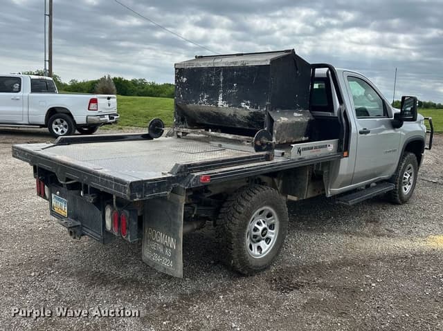 Image of Chevrolet 3500HD equipment image 4