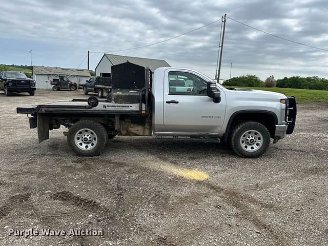 Image of Chevrolet 3500HD equipment image 3