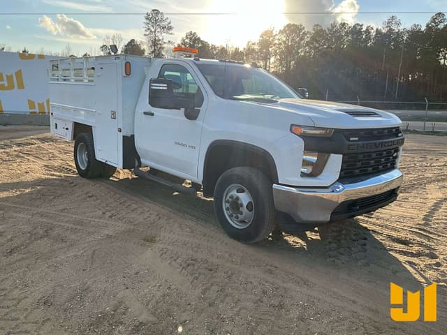 Image of Chevrolet 3500HD equipment image 2