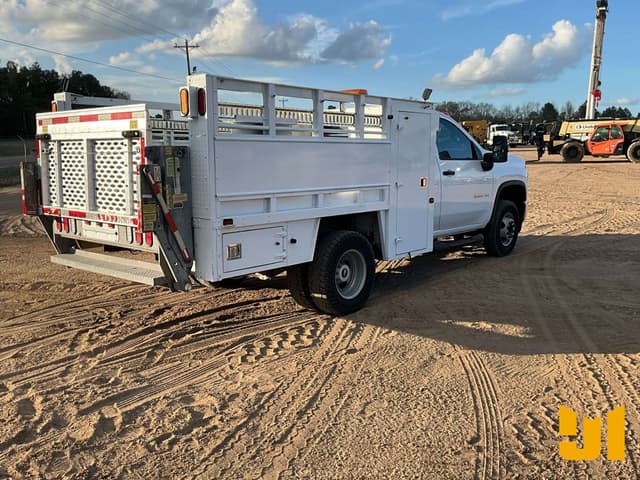 Image of Chevrolet 3500HD equipment image 4