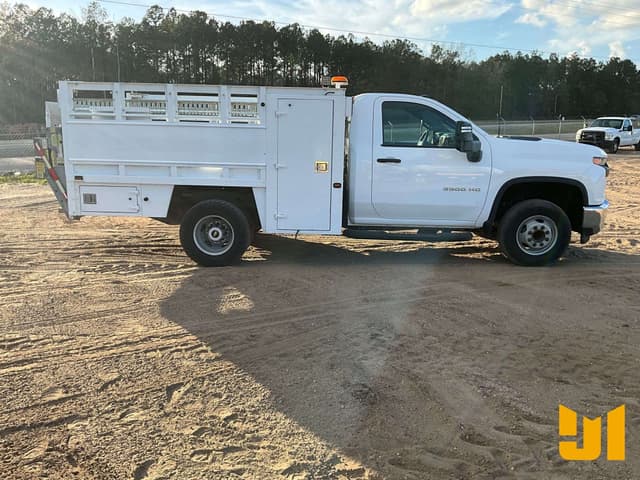 Image of Chevrolet 3500HD equipment image 3